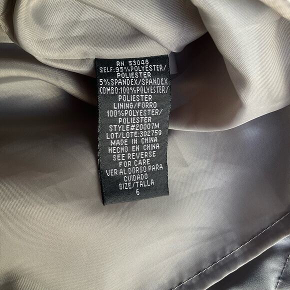 Night Way Women’s V-neck Cocktail Dress size 6, Black & Gray, Flowers Detail - Picture 6 of 8